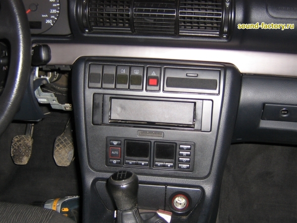 Уставновка: Автомагнитола в Audi A4 Установка: Автомагнитола в Audi A4