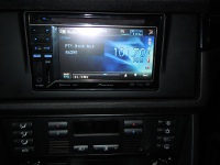   Pioneer AVH-P3200BT  BMW 523i