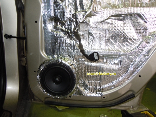 Уставновка: Тыловая акустика в Chevrolet Captiva Установка: Тыловая акустика в Chevrolet Captiva