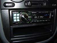  Alpine CDE-9880R  Chevrolet Lanos
