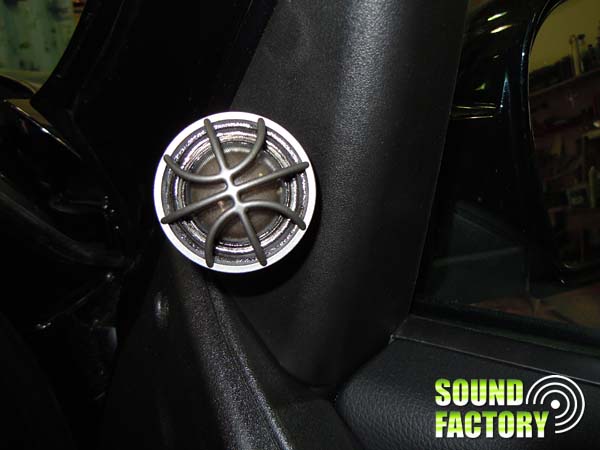 Установка: Фронтальная акустика в Chevrolet Niva