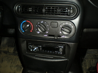   JVC KD-G647EE  Chevrolet Niva