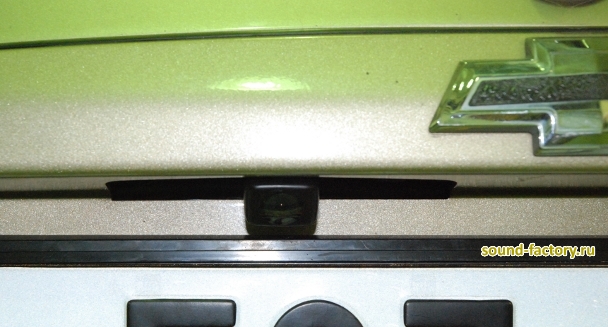 Установка: Камера заднего вида в Chevrolet Trailblazer
