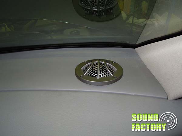 Установка: Фронтальная акустика в Chevrolet Trailblazer