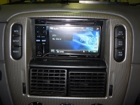   Pioneer AVH-P3200BT  Ford Explorer