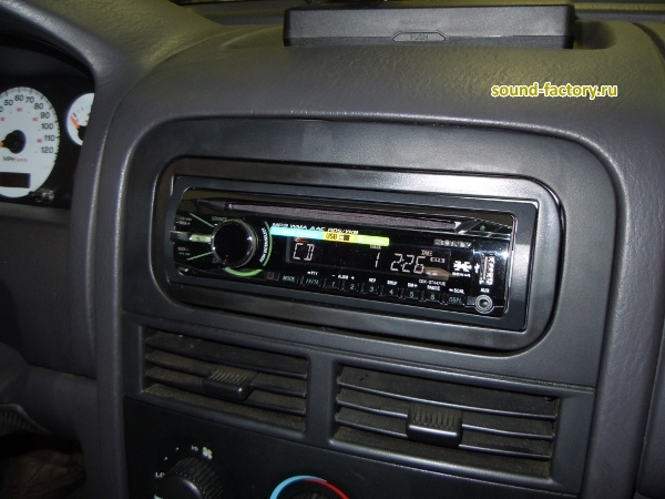 Уставновка: Автомагнитола в JEEP Cherokee Установка: Автомагнитола в JEEP Cherokee