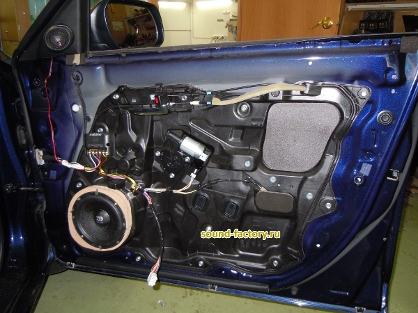Уставновка: Фронтальная акустика в Mazda 3 Установка: Фронтальная акустика в Mazda 3