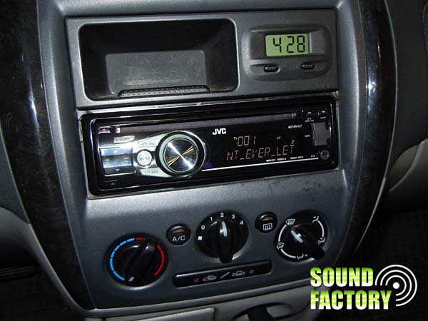 Установка: Автомагнитола в Mazda 323