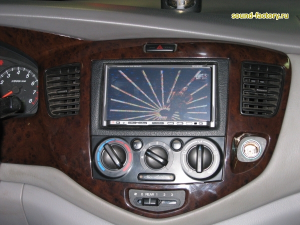 Уставновка: Автомагнитола в Mazda MPV Установка: Автомагнитола в Mazda MPV