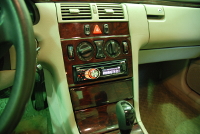   JVC KD-R407EE  Mercedes E320