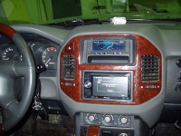   Pioneer AVIC-F900BT  Mitsubishi Pajero