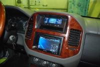   Pioneer AVH-P3100DVD  Mitsubishi Pajero