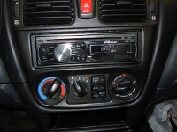   Pioneer DEH-2220UB  Nissan Almera