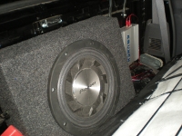   Pioneer TS-SW1241D  Nissan NP300