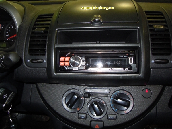 Уставновка: Автомагнитола в Nissan Note Установка: Автомагнитола в Nissan Note