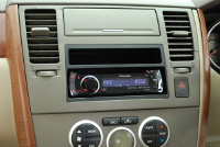   Pioneer DEH-P3100UB  Nissan Tiida