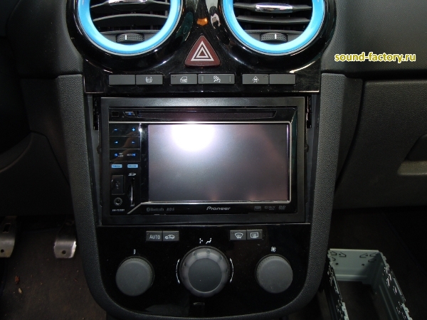 Уставновка: Автомагнитола в Opel Corsa Установка: Автомагнитола в Opel Corsa
