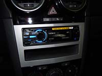   Sony DSX-S200X  Opel Corsa