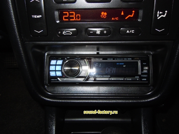 Установка: Автомагнитола в Peugeot 406