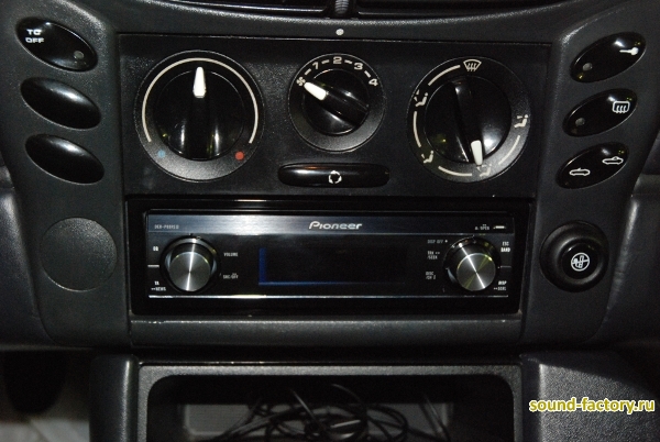 Уставновка: Автомагнитола в Porsche Boxster Установка: Автомагнитола в Porsche Boxster