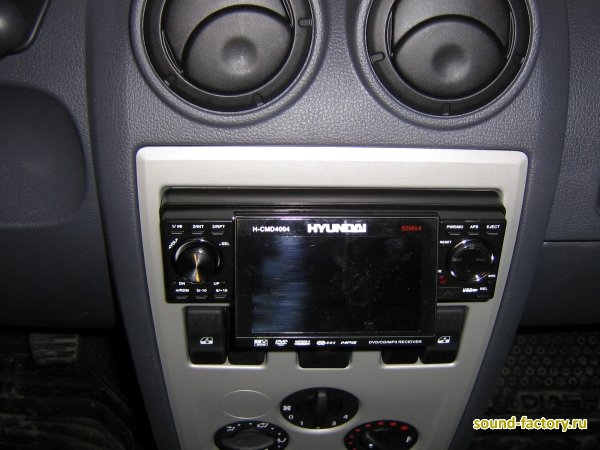 Уставновка: Автомагнитола в Renault Logan Установка: Автомагнитола в Renault Logan