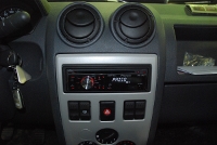   Pioneer DEH-2200UB  Renault Logan