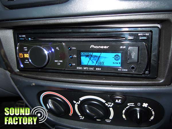 Уставновка: Автомагнитола в Renault Megane Установка: Автомагнитола в Renault Megane