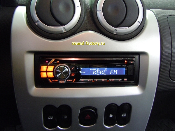 Уставновка: Автомагнитола в Renault Sandero Установка: Автомагнитола в Renault Sandero