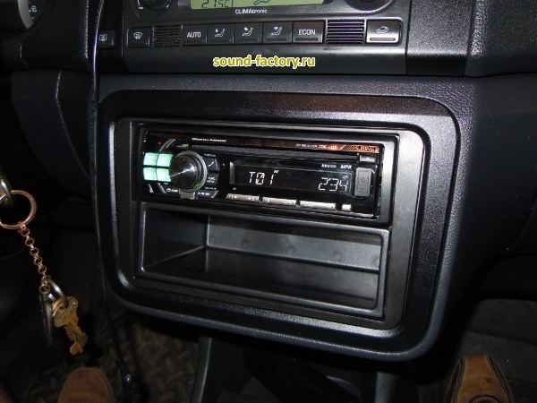 Уставновка: Автомагнитола в Skoda Roomster Установка: Автомагнитола в Skoda Roomster