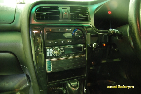 Уставновка: Автомагнитола в Subaru Legacy Установка: Автомагнитола в Subaru Legacy