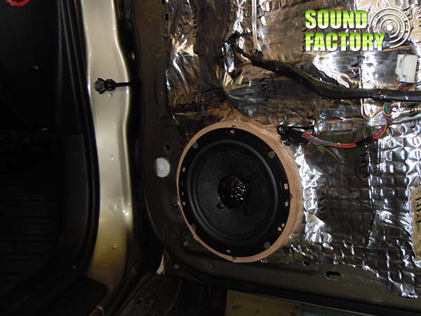 Установка: Фронтальная акустика в Subaru Outback