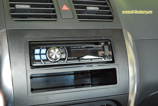 Уставновка: Автомагнитола в Suzuki SX4 Установка: Автомагнитола в Suzuki SX4