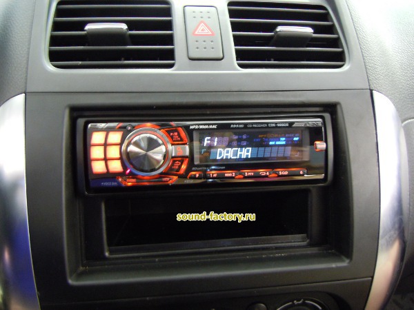 Уставновка: Автомагнитола в Suzuki SX4 Установка: Автомагнитола в Suzuki SX4