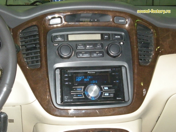 Уставновка: Автомагнитола в Toyota Highlander Установка: Автомагнитола в Toyota Highlander