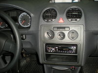 Установка Автомагнитола JVC KD-G357EE в Volkswagen Caddy