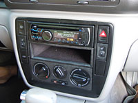   Pioneer DEH-4200SD  Volkswagen Passat