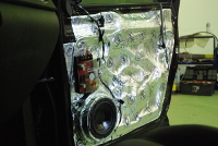Установка Тыловая акустика DLS R6A в Volkswagen Tiguan