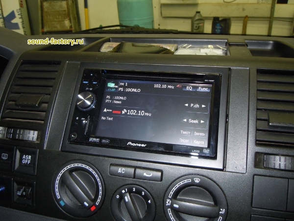 Уставновка: Автомагнитола в Volkswagen Transporter Установка: Автомагнитола в Volkswagen Transporter